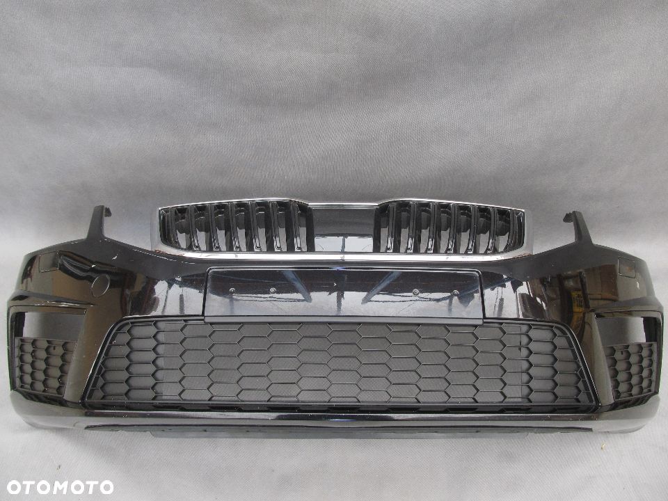 Zderzak przedni Skoda Octavia 3 RS 17 - 20 Sprysk. Lakier 9910 / LF9R - 4