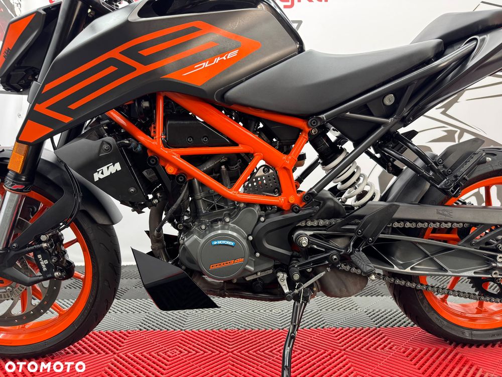 KTM Duke - 17