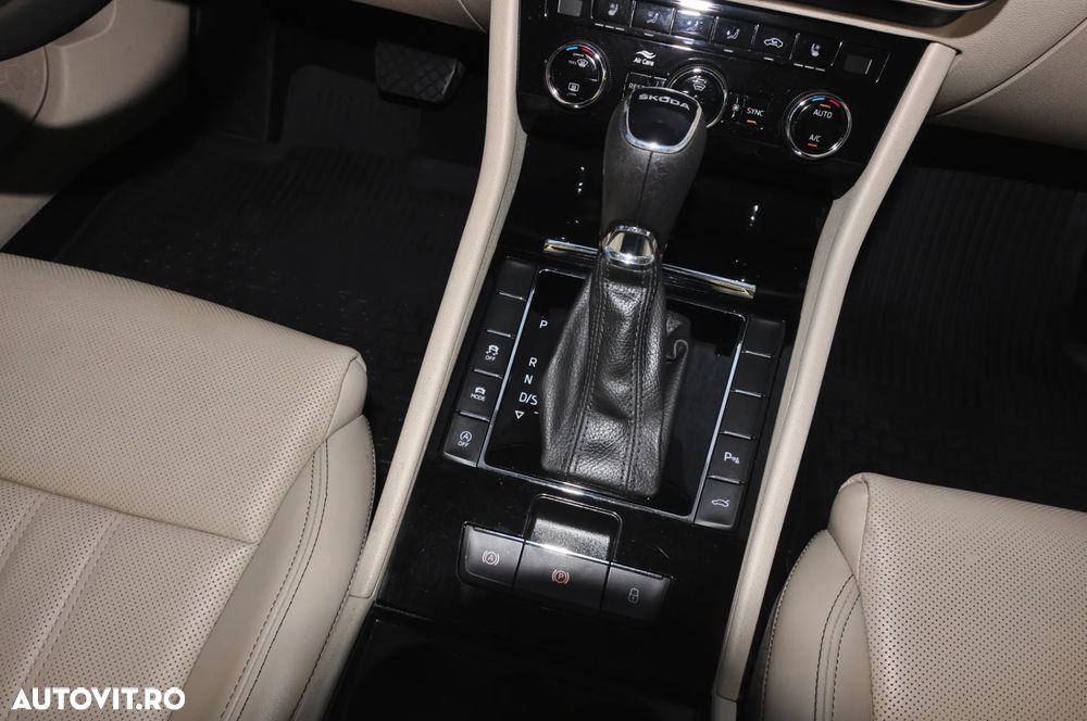 Skoda Superb 2.0 TDI DSG L&K - 26