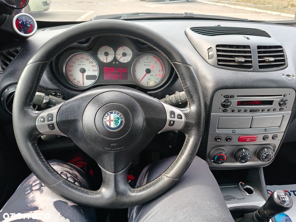 Alfa Romeo 147 1.9 JTD 16V Black Line - 13