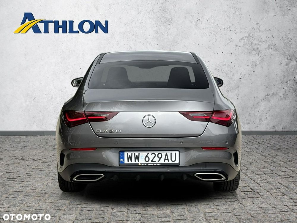 Mercedes-Benz CLA 200 7G-DCT - 4