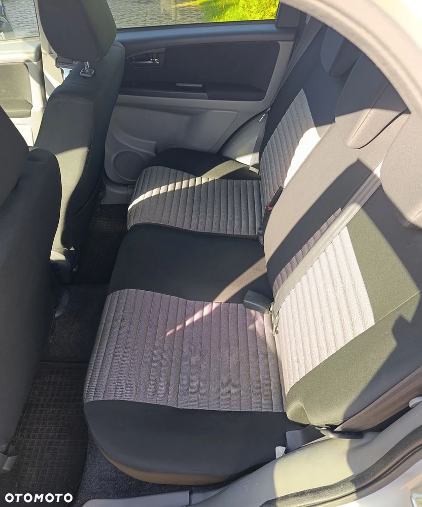 Suzuki SX4 1.6 VVT 4x4 Comfort - 9