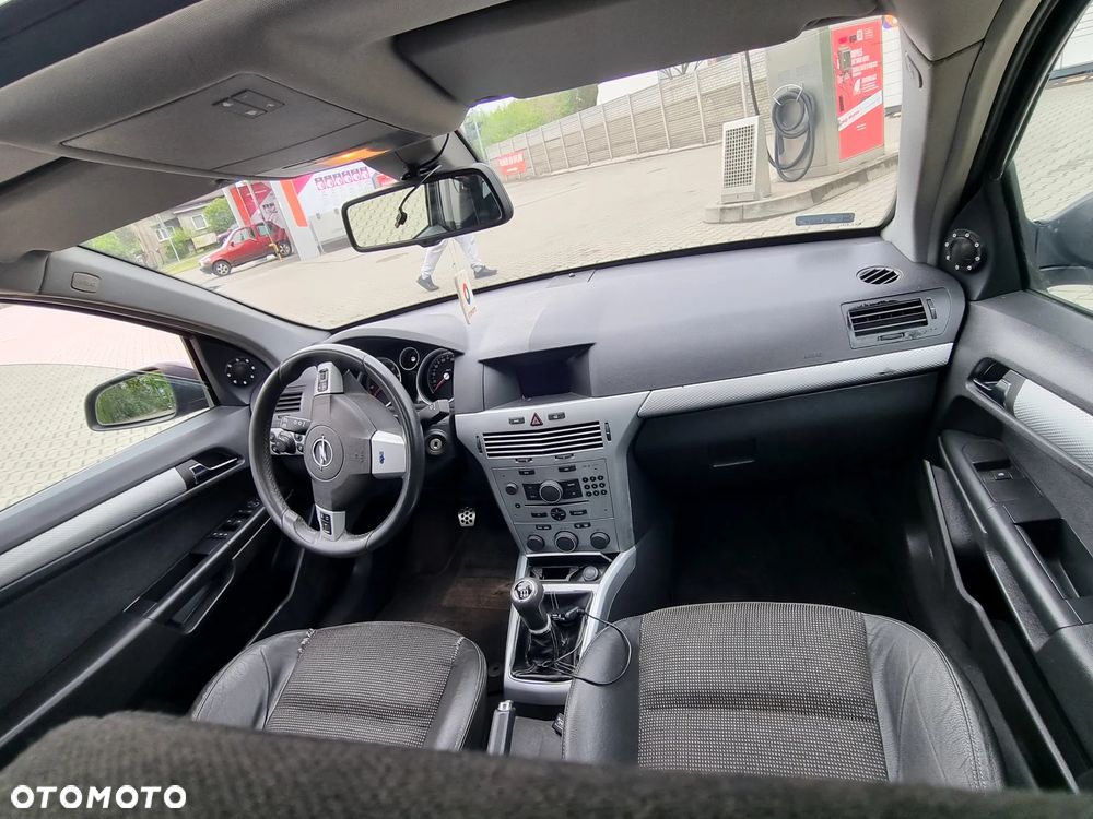Opel Astra 2.0 T Cosmo - 6