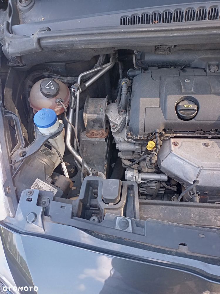 Peugeot 5008 1.6 Trendy - 34