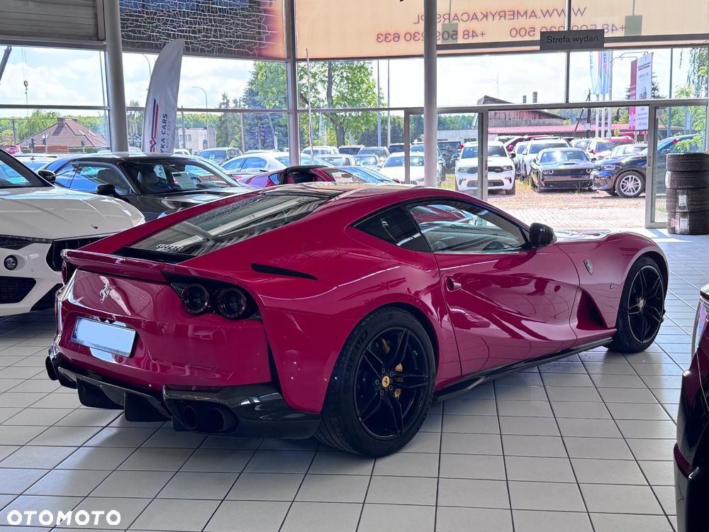 Ferrari 812 Superfast - 6