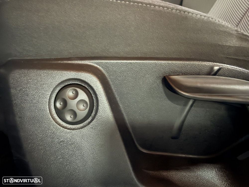 Audi Q2 1.0 TFSI Design - 18