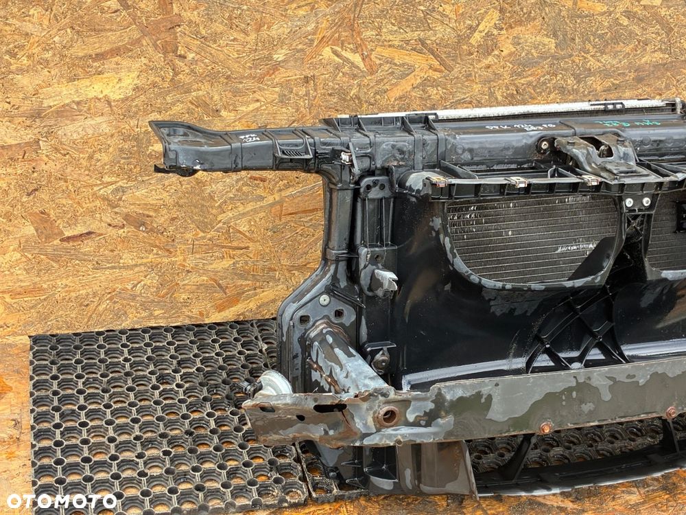 BMW 1 E87 BENZYNA PAS PRZEDNI CHŁODNICA WENTYLATOR KOMPLET - 3