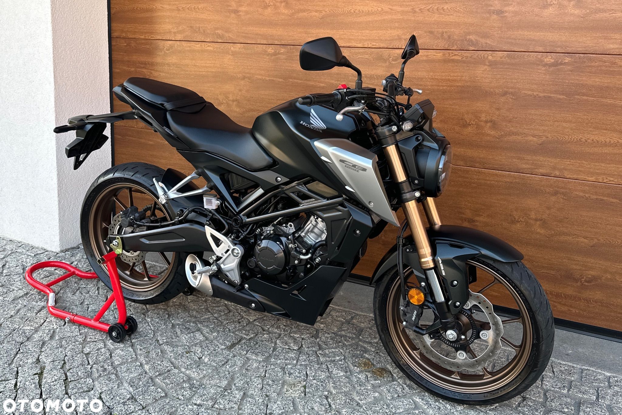 Honda CB - 1