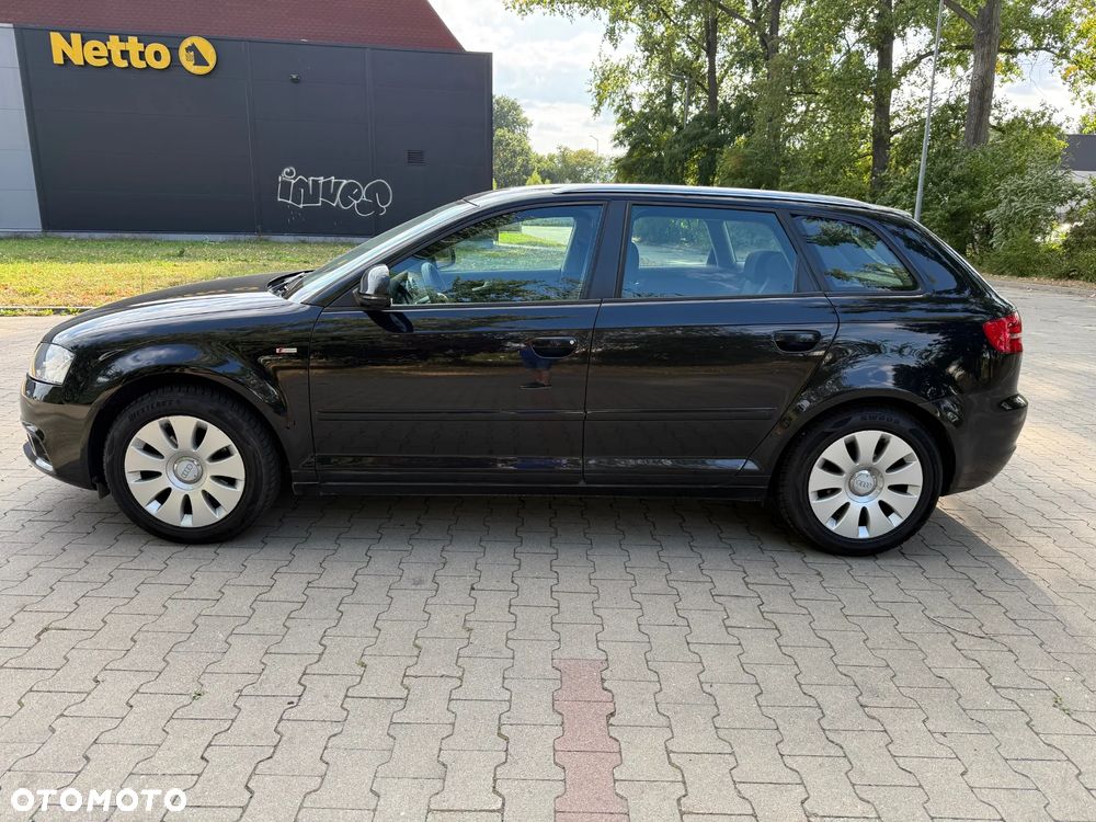 Audi A3 1.6 Ambiente - 8