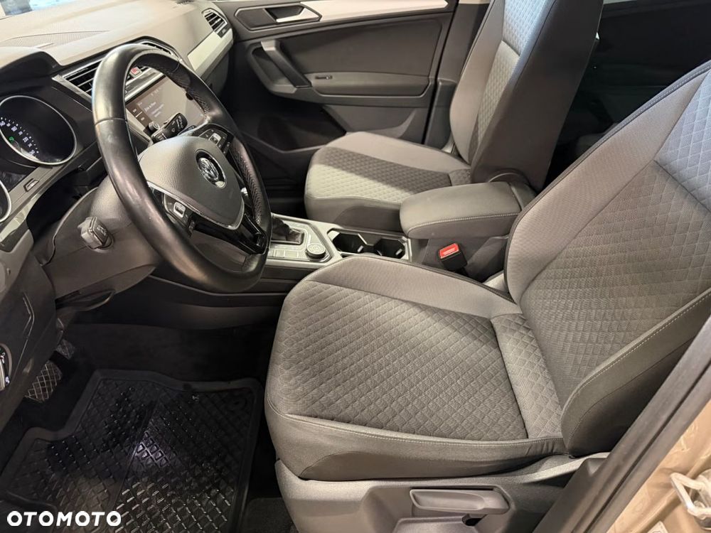 Volkswagen Tiguan - 14