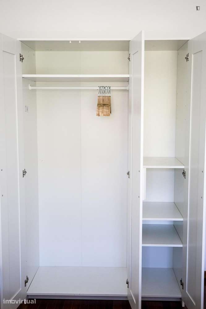 Quarto - localizado em Lisbon - Grande imagem: 2/14