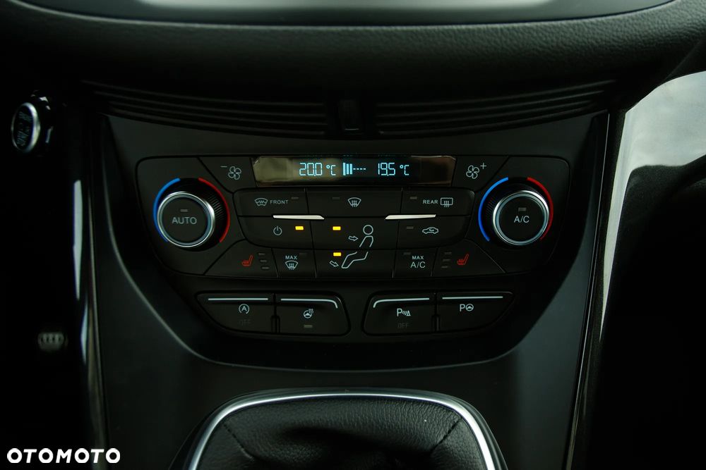 Ford Kuga 1.5 EcoBoost 2x4 ST-Line - 28