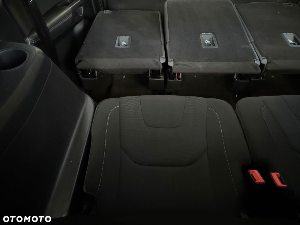 Ford S-Max - 30