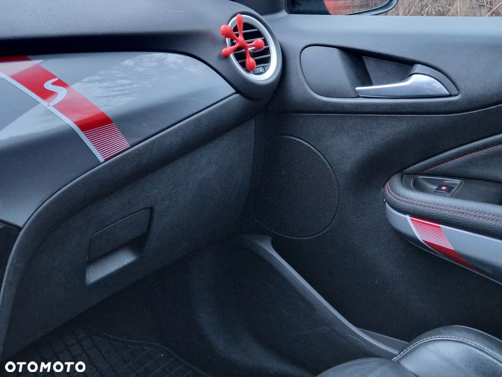 Opel Adam 1.4 Turbo S - 26