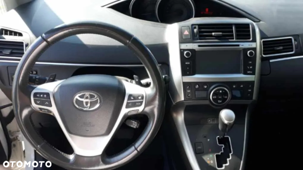 Toyota Verso 1.8 Prestige 7os MS - 9