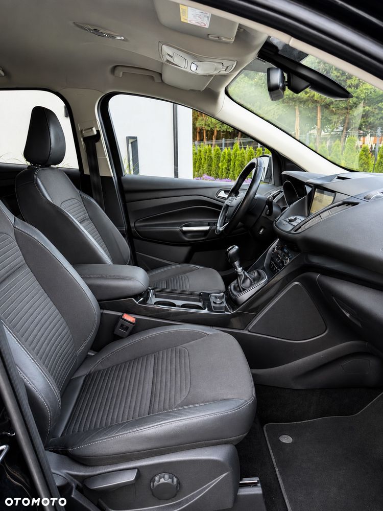 Ford Kuga 2.0 TDCi 2x4 Titanium - 12