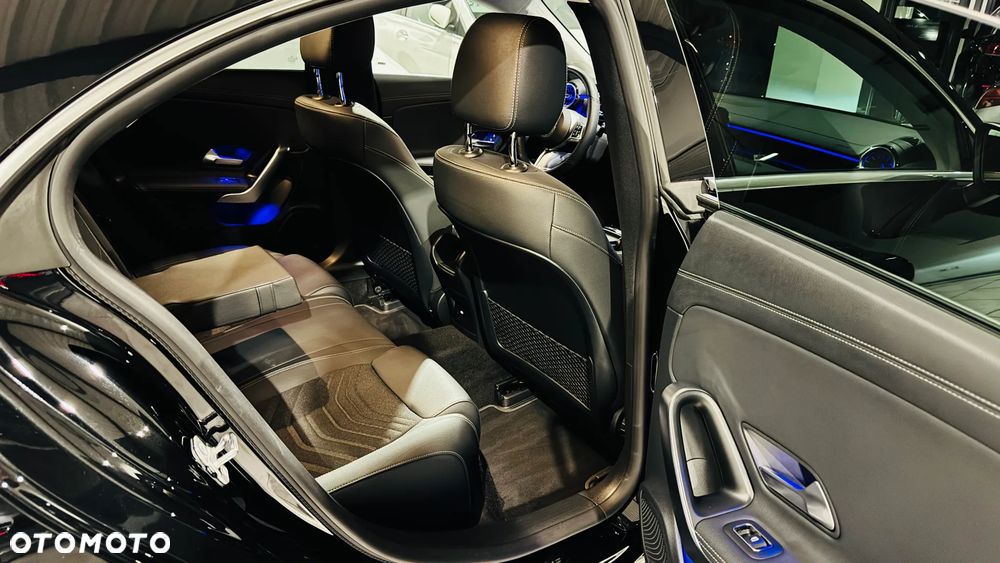 Mercedes-Benz CLA 180 Progressive 7G-DCT - 33