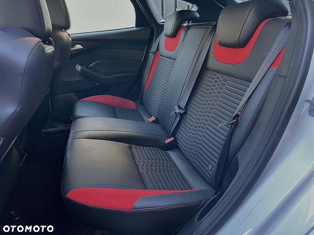 Ford Focus 2.0 EcoBoost ST-2 - 24