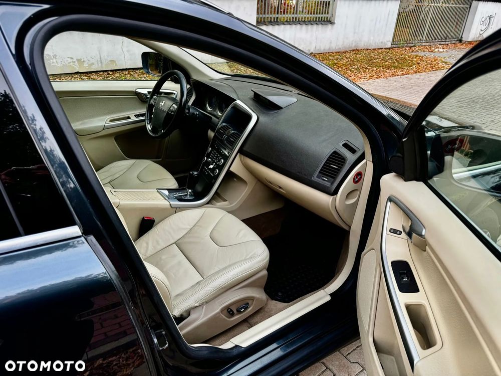 Volvo XC 60 D5 AWD Summum - 18