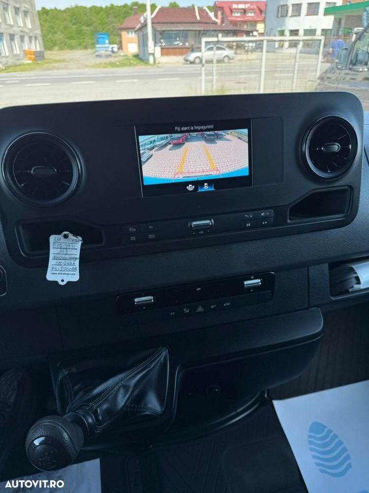 Mercedes-Benz Sprinter - 11