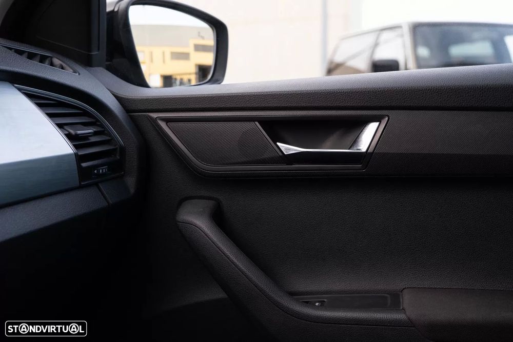 Skoda Fabia 1.0 TSI Essence - 17