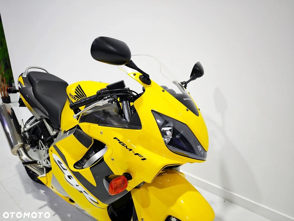 Honda CBR - 8