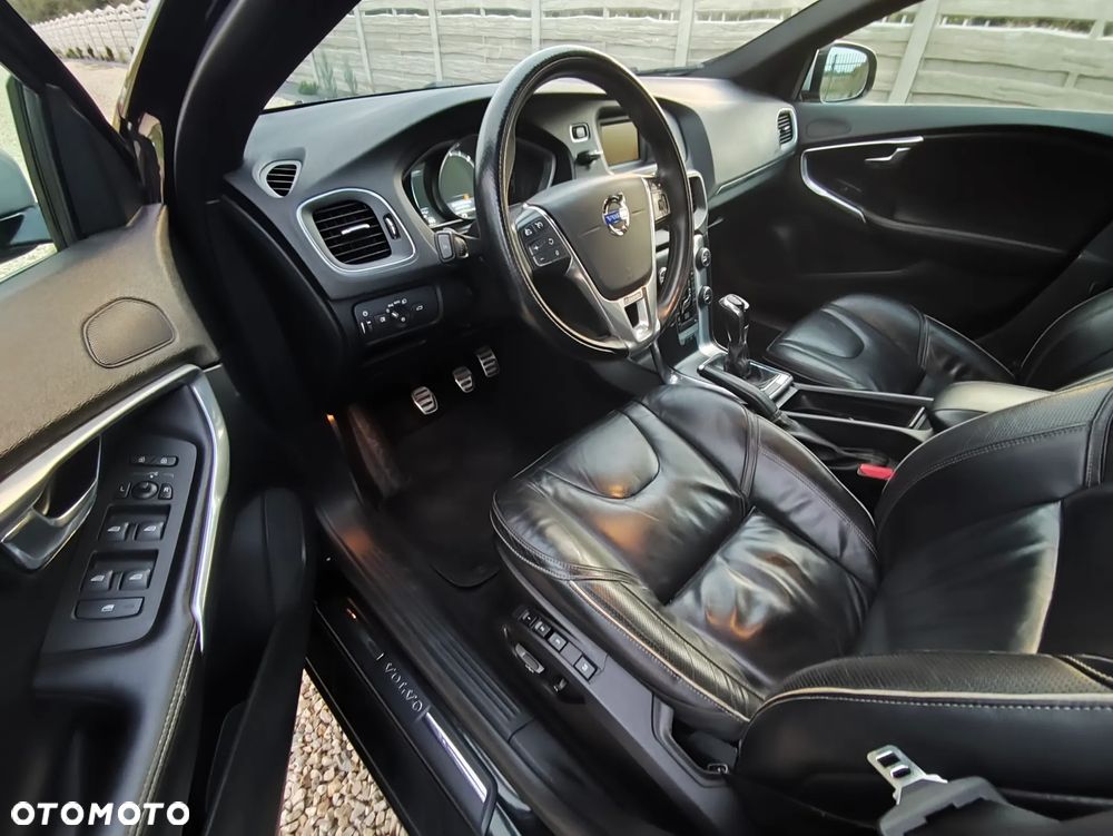 Volvo V40 D2 R-Design Summum - 13