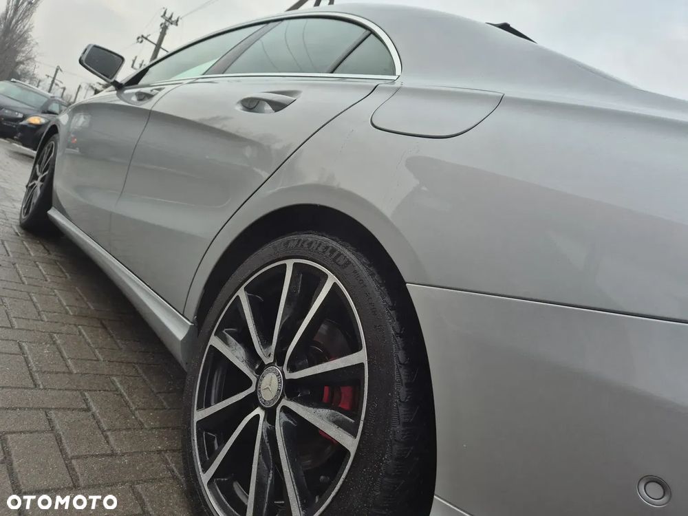 Mercedes-Benz CLA 180 AMG Line - 23