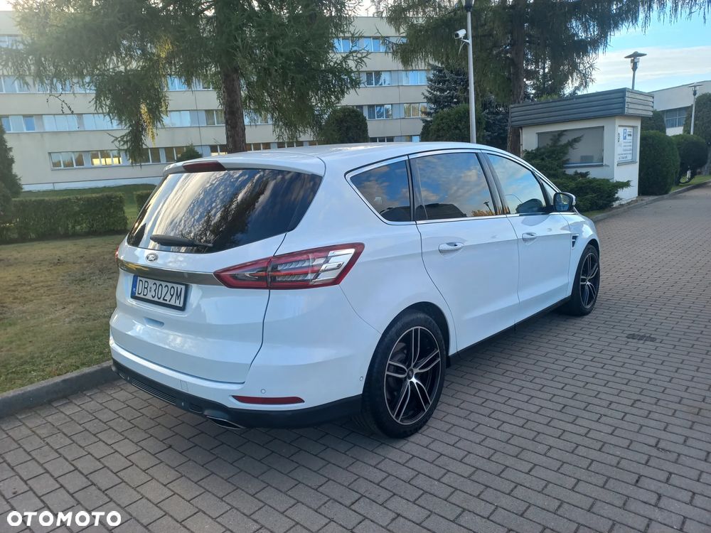Ford S-Max - 14