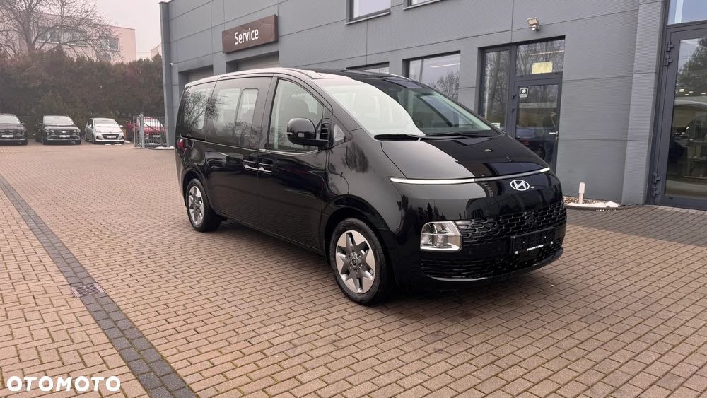 Hyundai Staria 1.6 T-GDI HEV Smart Business