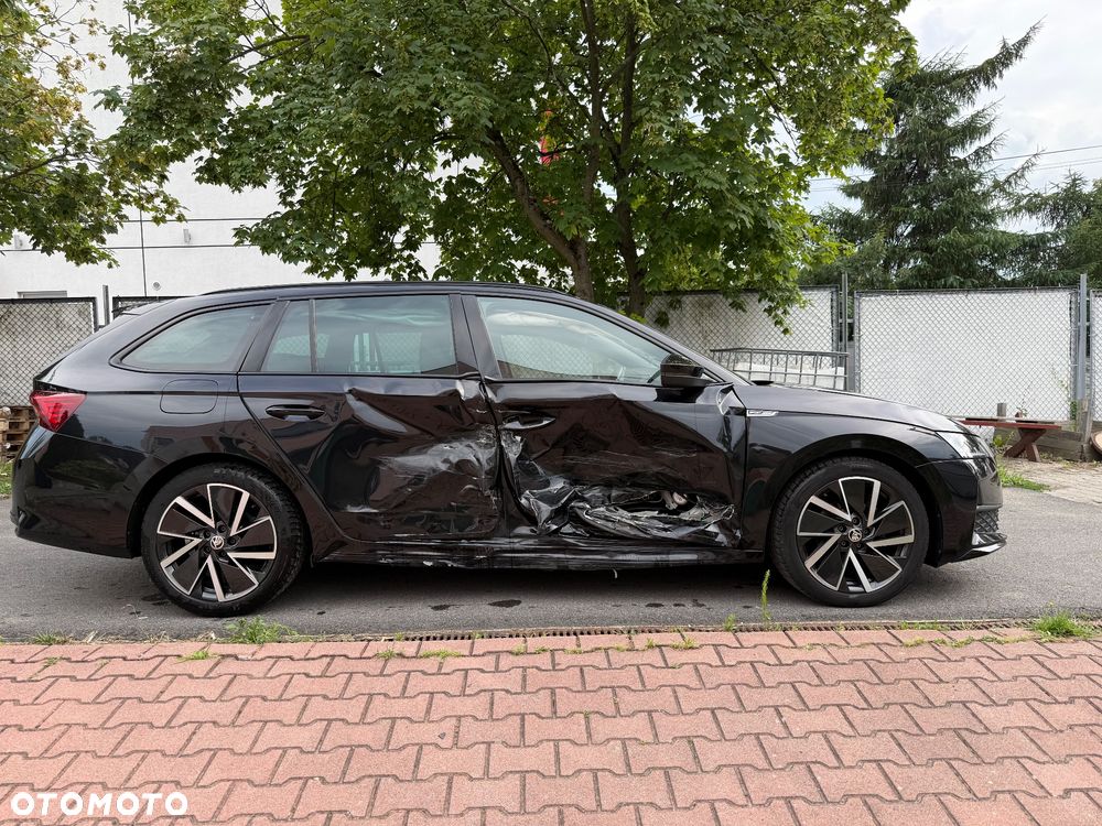 Skoda Octavia 2.0 TDI DSG Sportline - 16