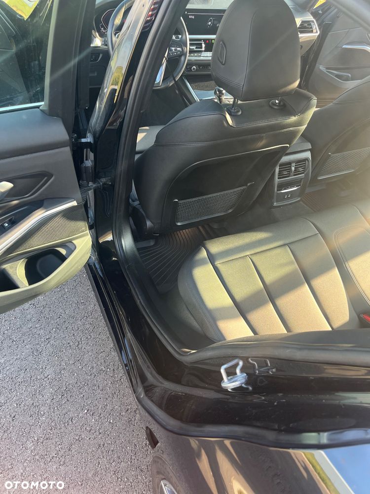 BMW Seria 3 330i xDrive Luxury Line - 19