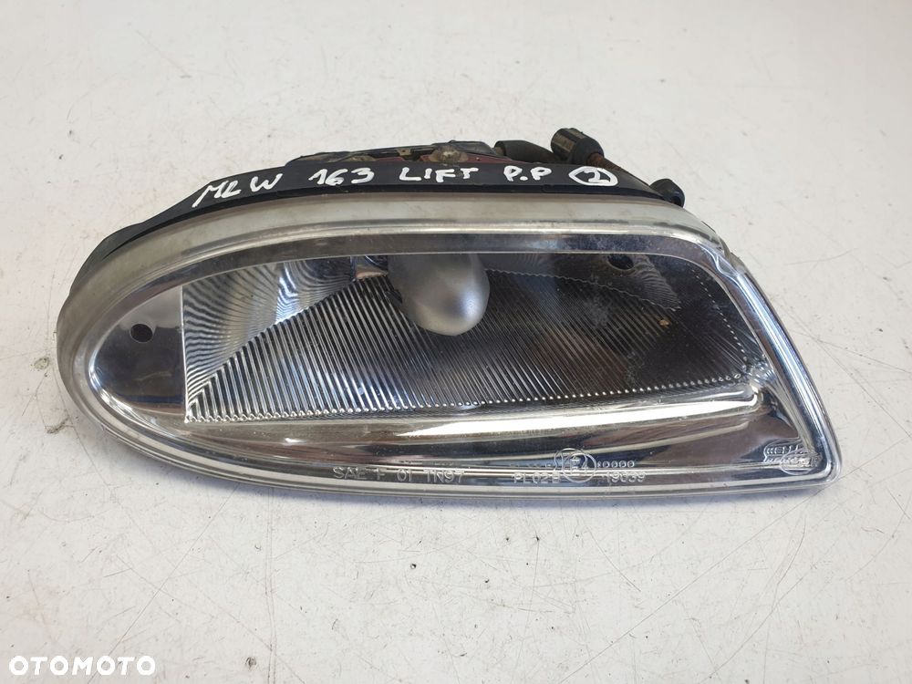 Mercedes ML W163 lift PRZEDNI HALOGEN prawy przód - 1