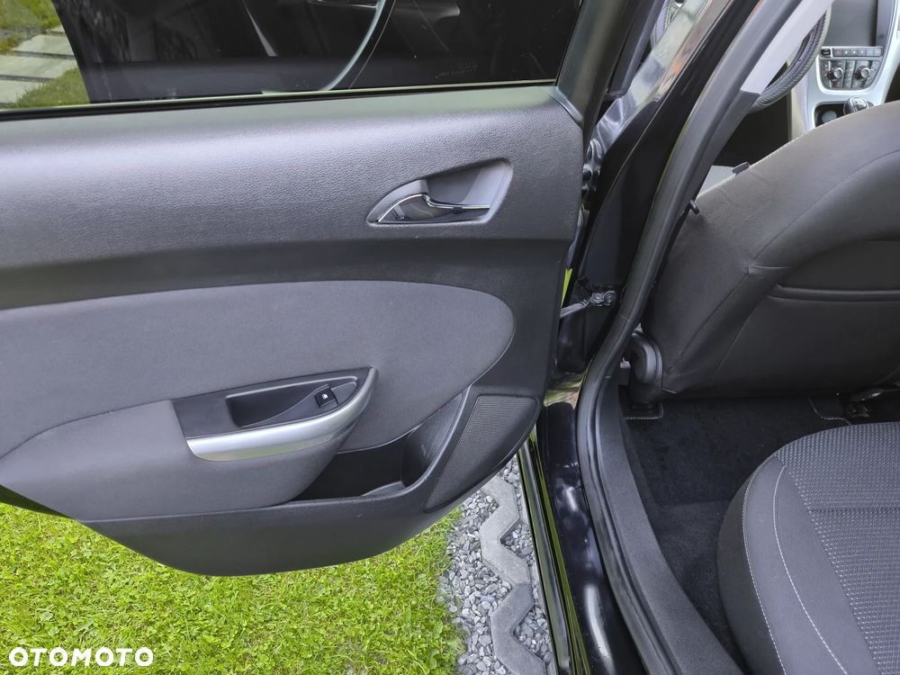 Opel Astra 1.6 Turbo Cosmo - 10