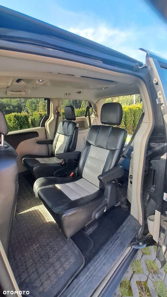Dodge Grand Caravan - 23