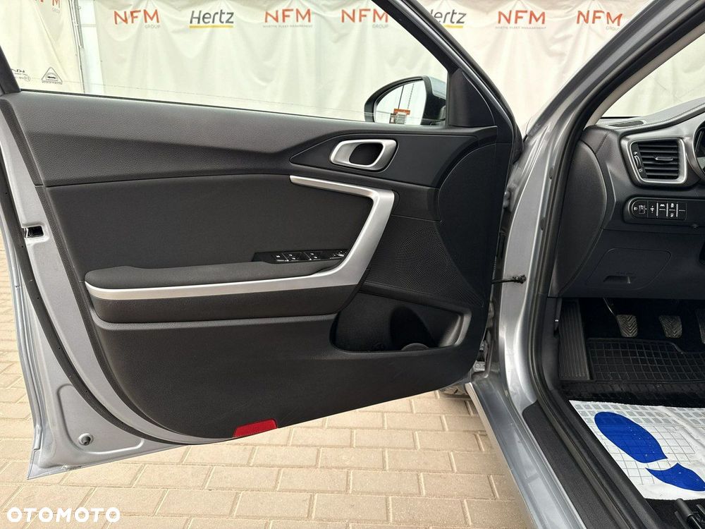 Kia Ceed - 11