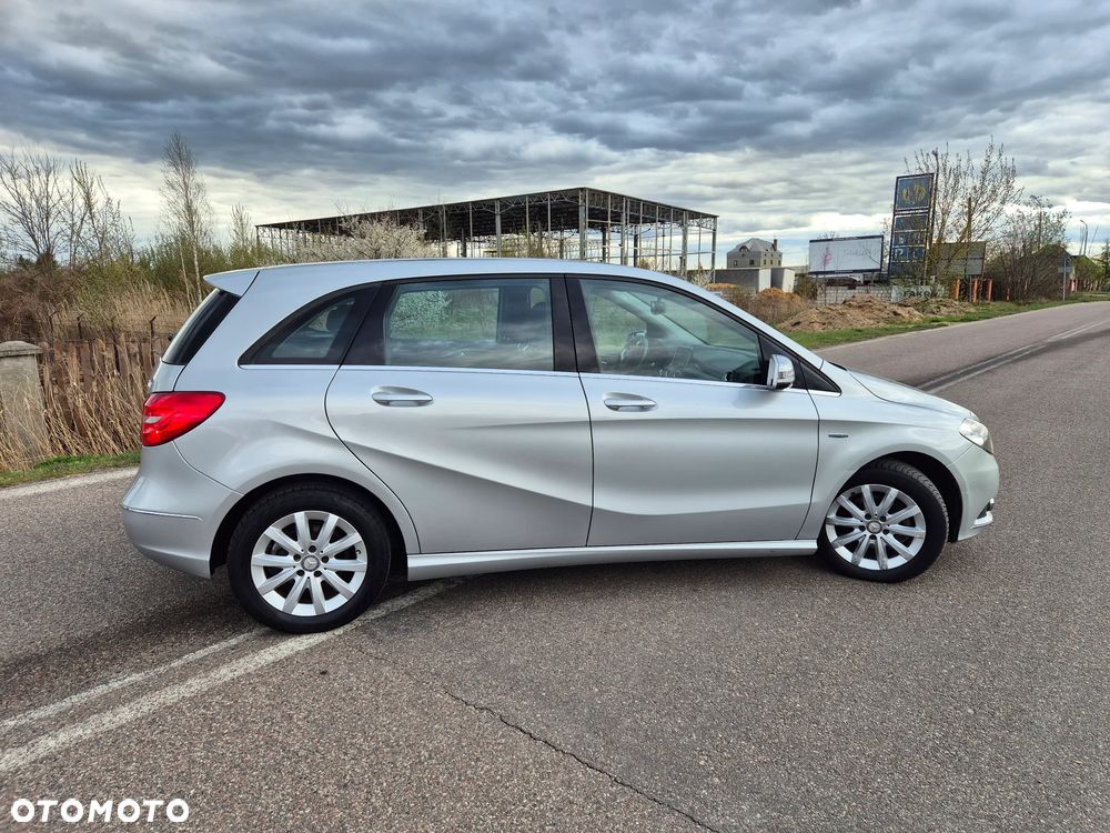 Mercedes-Benz Klasa B 180 CDI (BlueEFFICIENCY) 7G-DCT - 16