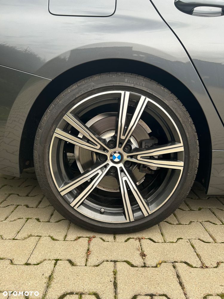 BMW Seria 3 330i - 13