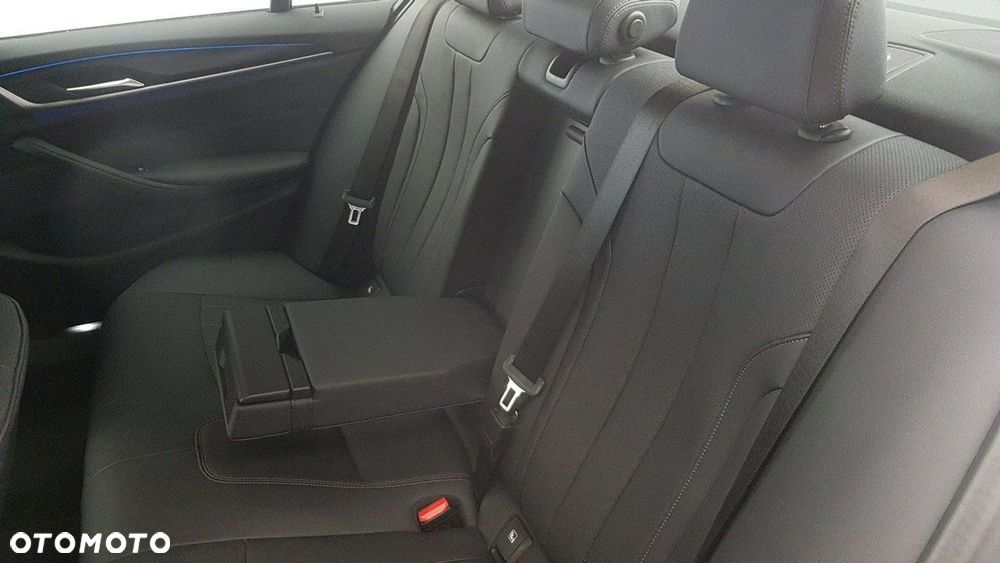 BMW Seria 5 - 16