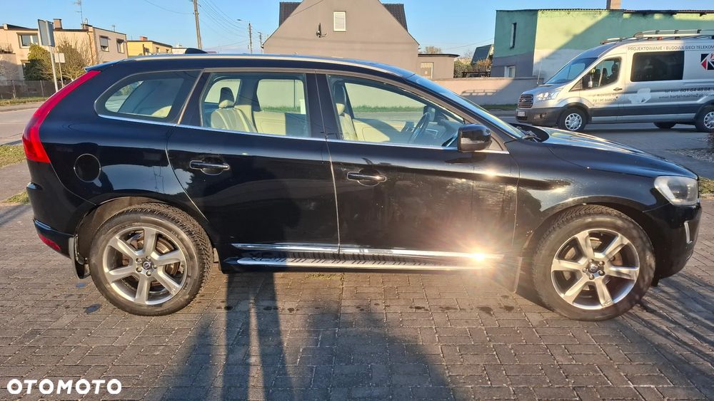 Volvo XC 60 D5 AWD Momentum - 11