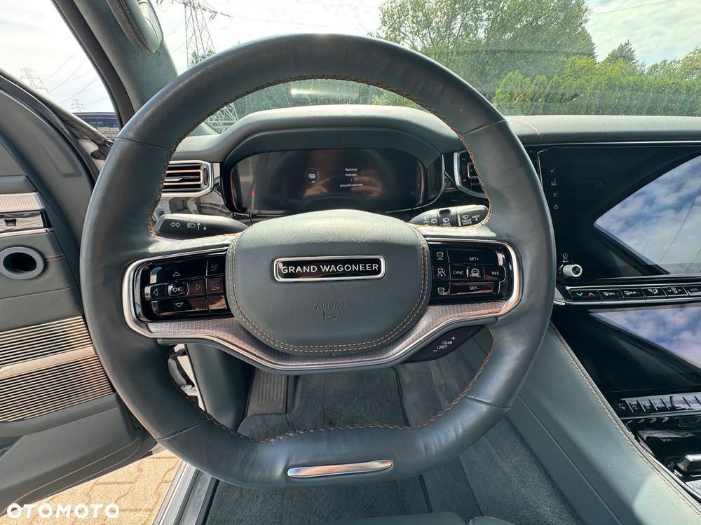 Jeep Grand Wagoneer - 29