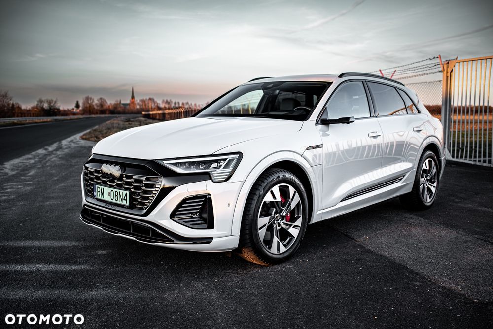Audi Q8 e-tron - 1