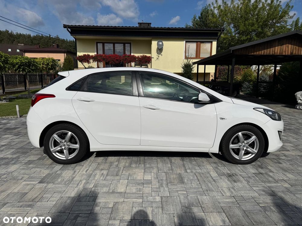 Hyundai i30 blue 1.6 CRDi Classic - 8