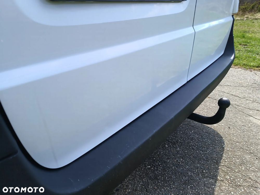 Mercedes-Benz VITO 1.6 diesel 111 CDI 114kM, WERSJA LONG L2H1 HAK, STAN BARDZO DOBRY, 2017 rok, BEZ WKŁADU FINANSOWEGO! - 22