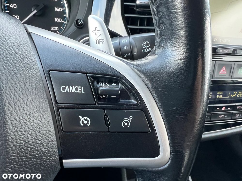 Mitsubishi Outlander 2.0 4WD Plus - 21