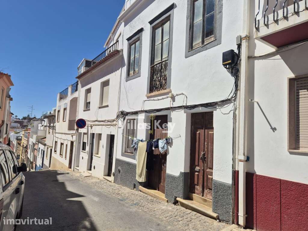 Prédio de 3 pisos para venda no centro histórico de Lagos - Grande imagem: 3/7