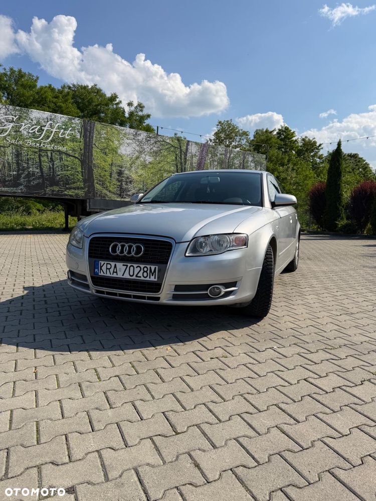 Audi A4 Limousine - 1