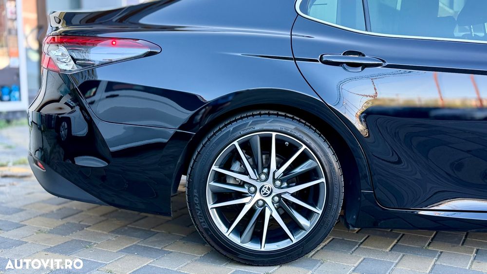Toyota Camry 2.5 Exclusive - 23