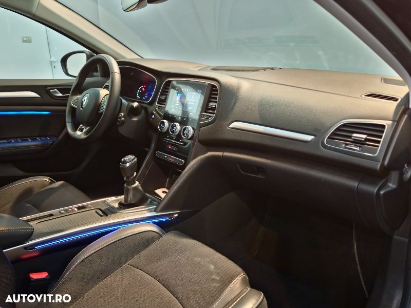 Renault Megane TCe 140 GPF Techno - 13