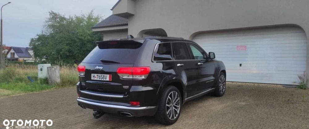 Jeep Grand Cherokee - 24